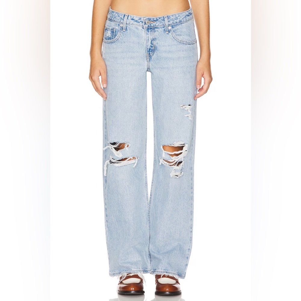 Low Loose Levi Distressed Jeans